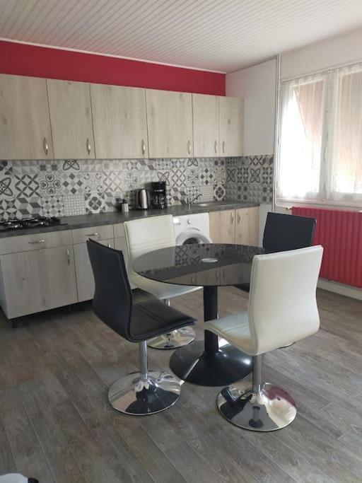 Guern ,Maison A La Campagne מראה חיצוני תמונה